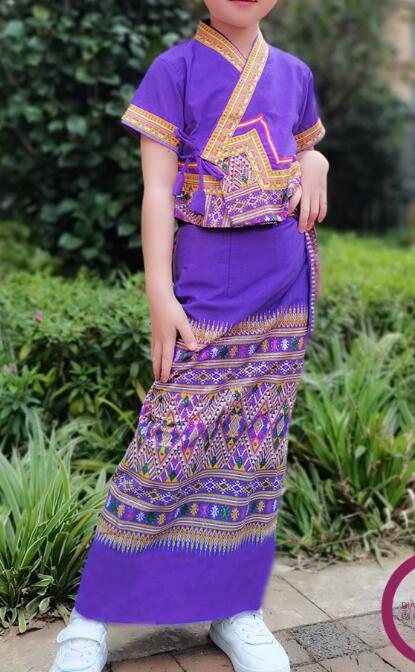 Batik Sarong Wrap - Ragazze della Thailandia vestono tradizione festival