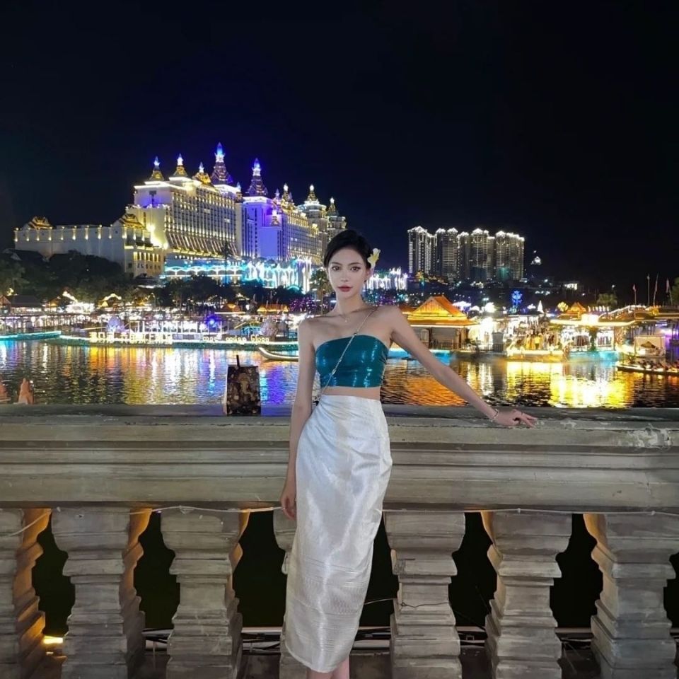 Costume etnico per outfit nazi - Batik Sarong Wrap recensione e prezzo